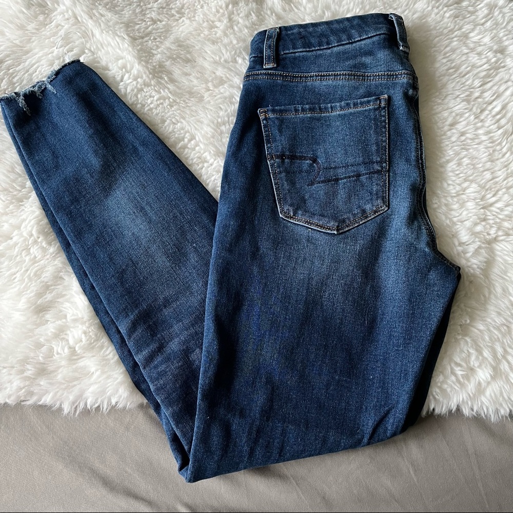 Women’s American Eagle Curvy High Rise Skinny The Dream Jean Distressed Size 0 R